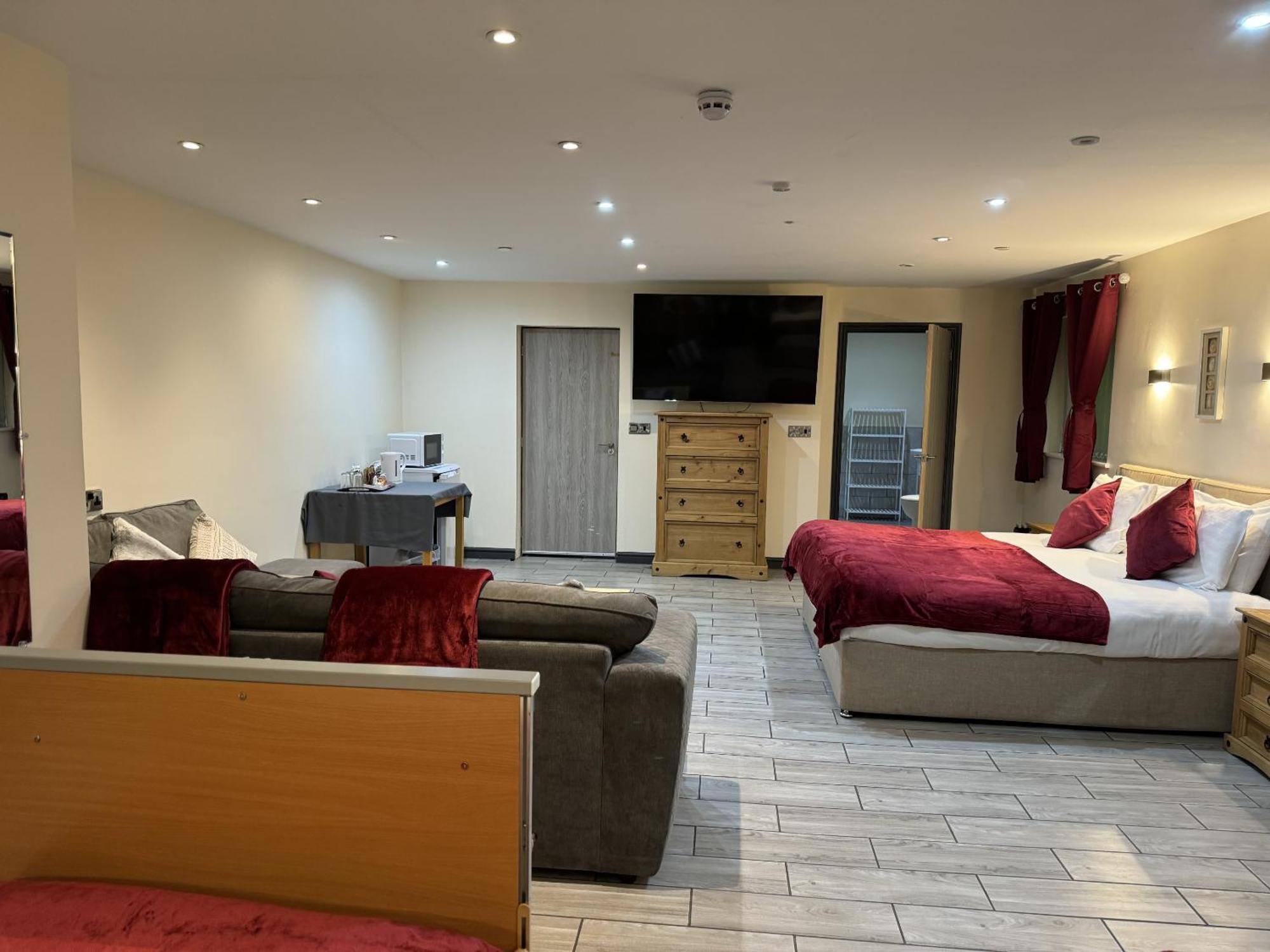 Club Bed & Breakfast 4*